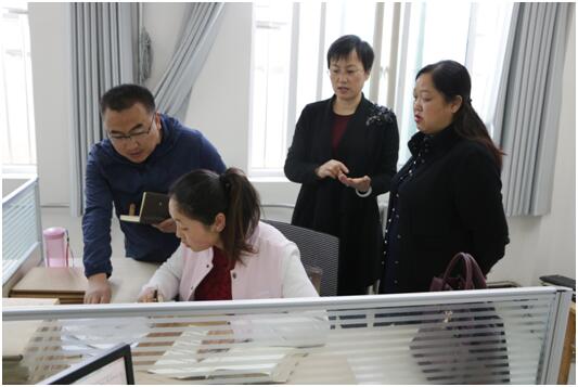 定西市档案局督查全市档案数字化及“双套”进馆工作